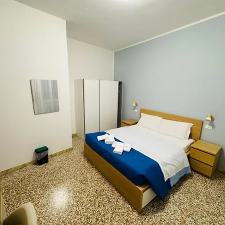 Mmm Train Station 1 Penzion Mestre